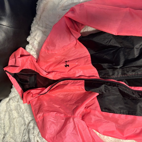 Under Armour windbreaker - Picture 2 of 2